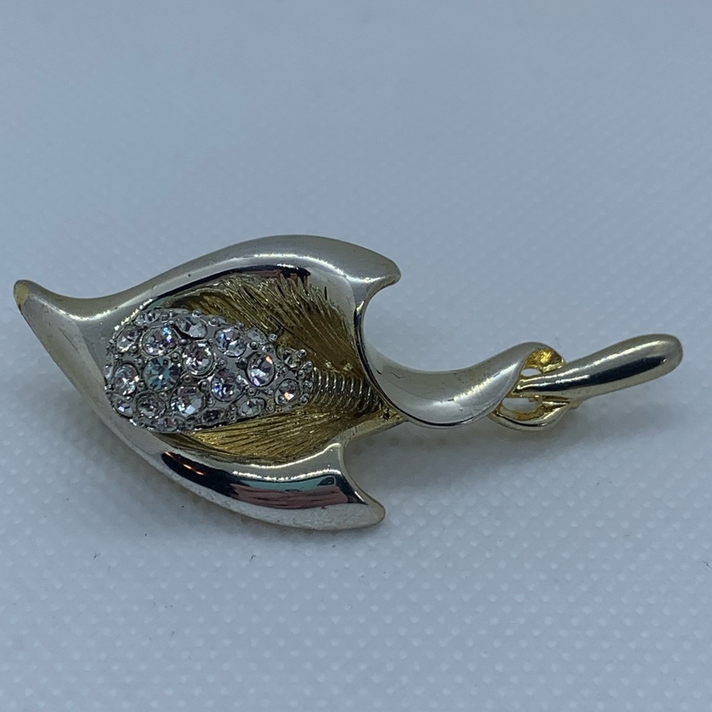 Calla Lily Clear Stone Brooch